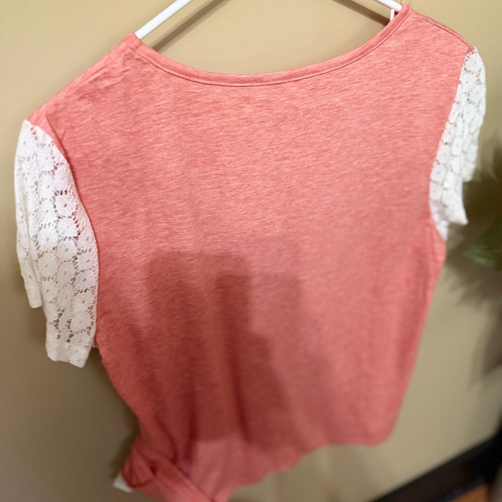 SHEIN Coral Knit Tee with White Lace Sleeves